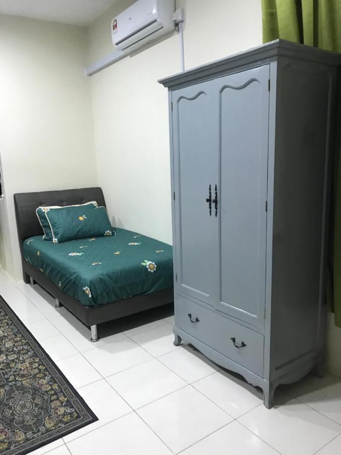 Hj Homestay Kuala Terengganu Bagian luar foto